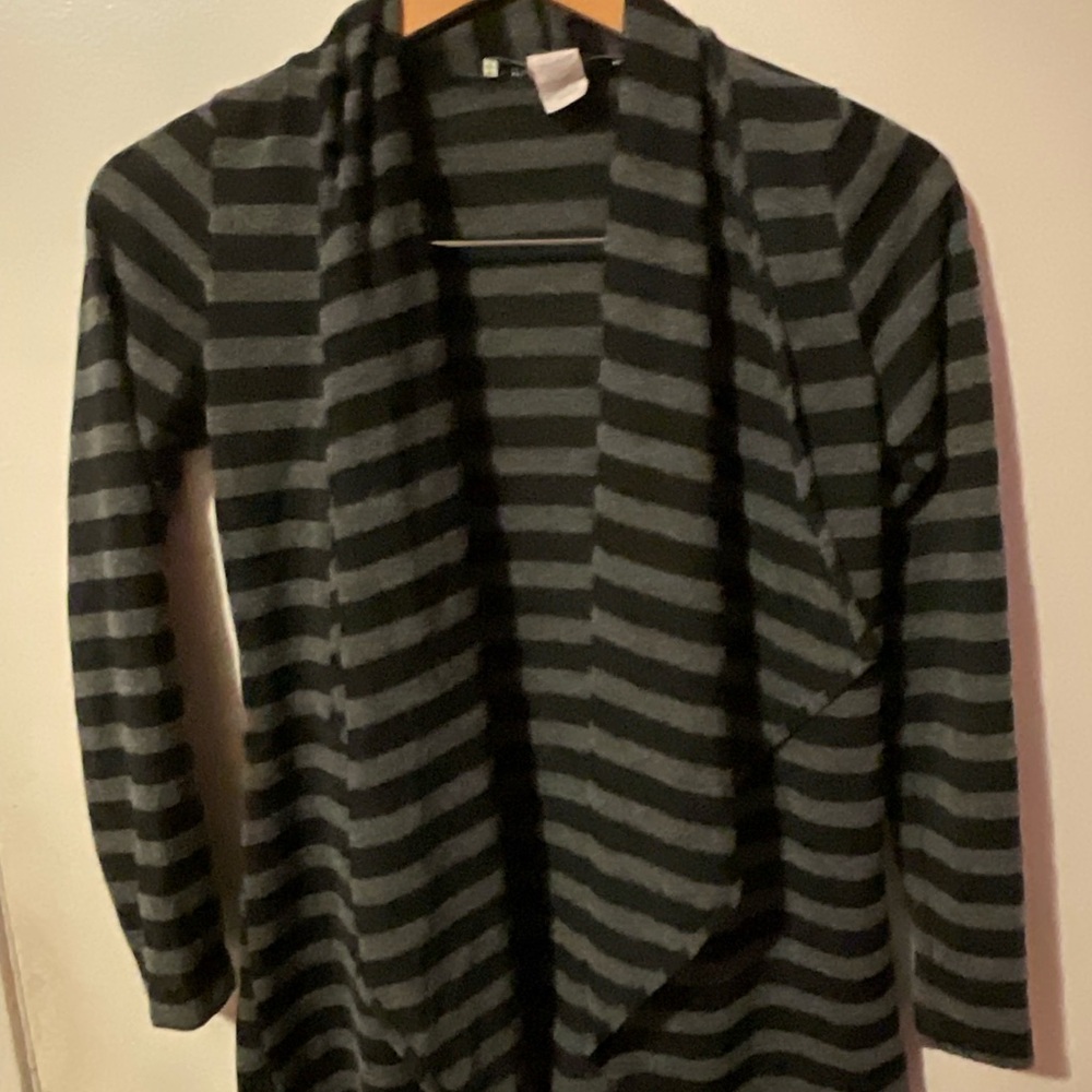 Paper flower Striped Black and Gray Women's cardigan size Large